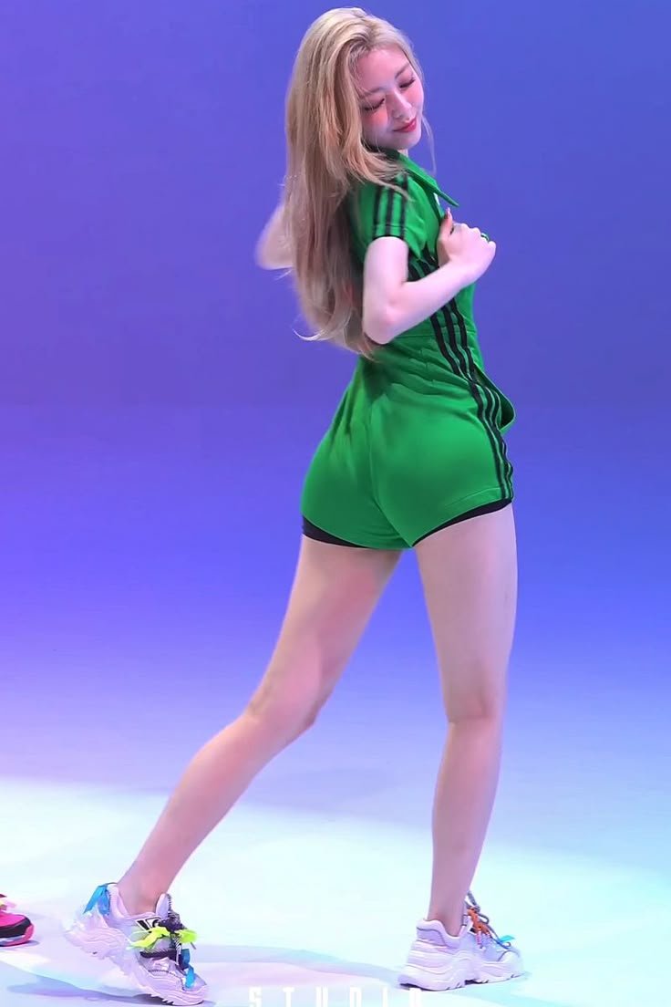 ICkjFqyb kpop gg ass 22.jpg